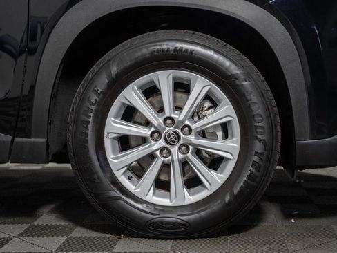 Certified 2025 Toyota Grand Highlander AWD image 16