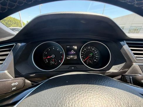 Used 2020 Volkswagen Tiguan SE R-Line AWD/4WD image 19
