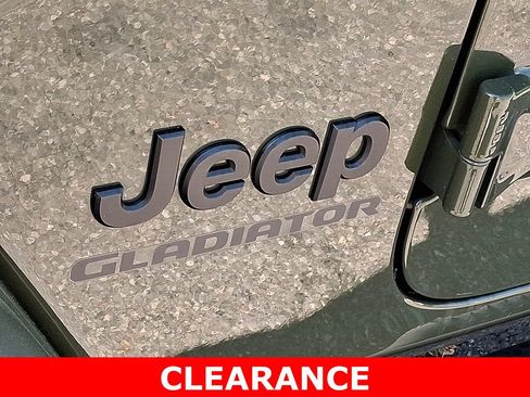 Used 2022 Jeep Gladiator Sport AWD/4WD image 29