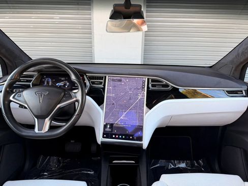 Used 2016 Tesla Model X 75D AWD/4WD image 11