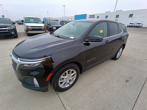 Used 2023 Chevrolet Equinox LT w/ Driver Convenience Package FWD image 4