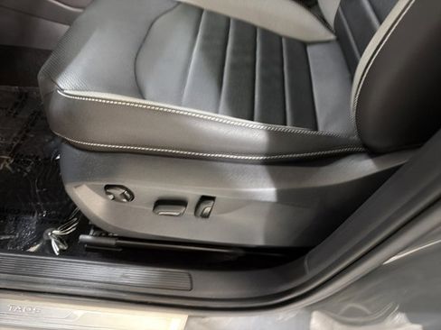 Certified 2024 Volkswagen Taos SEL AWD/4WD image 16