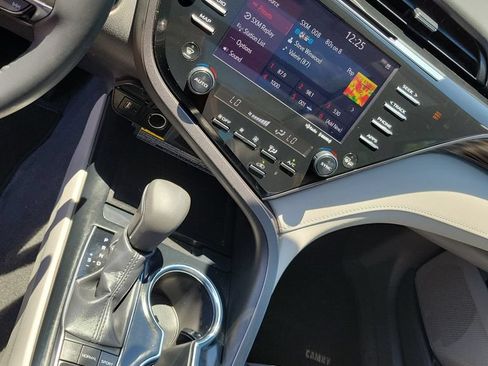 Used 2019 Toyota Camry XLE FWD image 36