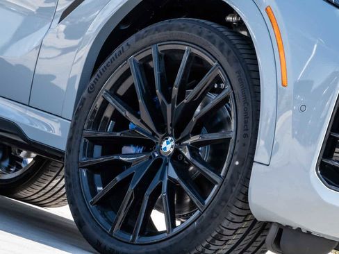 New 2026 BMW X6 xDrive40i w/ Executive Package image 8