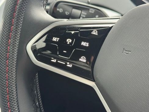 Used 2025 Volkswagen ID.4 Pro image 27