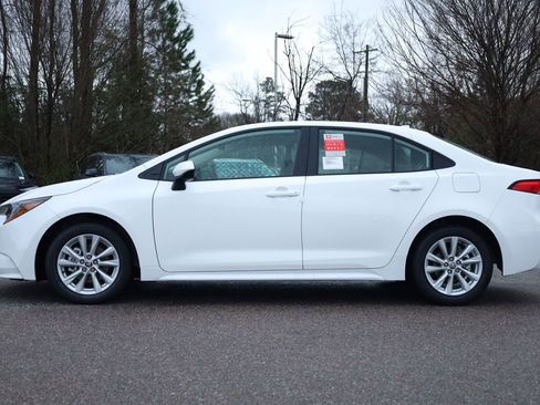 New 2026 Toyota Corolla LE image 2