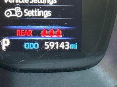 Used 2021 Toyota Corolla LE image 20