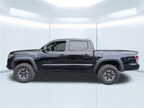 Used 2021 Toyota Tacoma TRD Off-Road w/ Technology Package RWD image 2