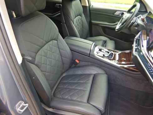 Used 2026 BMW X7 xDrive40i w/ Premium Package AWD/4WD image 14