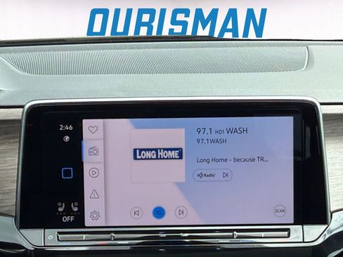 Used 2025 Volkswagen Atlas SEL AWD/4WD image 14
