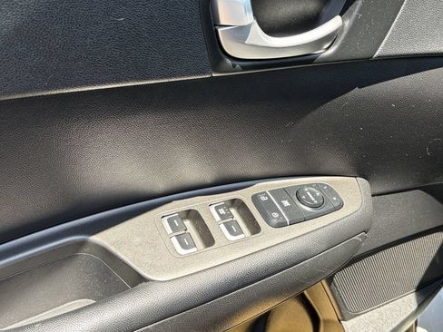 Used 2016 Kia Optima LX FWD image 8