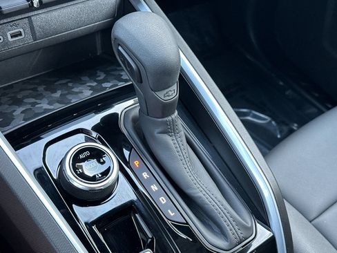 Used 2024 Chevrolet Colorado Trail Boss w/ Safety Package image 23