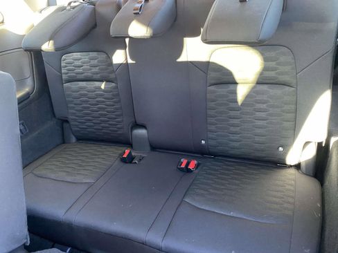 Used 2025 Nissan Pathfinder SV AWD/4WD image 12
