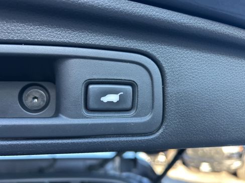 Used 2017 Honda Pilot Touring image 34