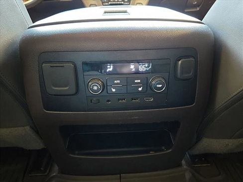 Used 2019 GMC Yukon Denali w/ Denali Ultimate Package RWD image 18