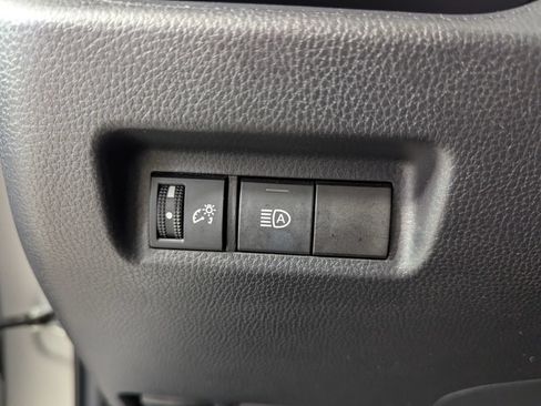 Used 2025 Toyota RAV4 XLE FWD image 15
