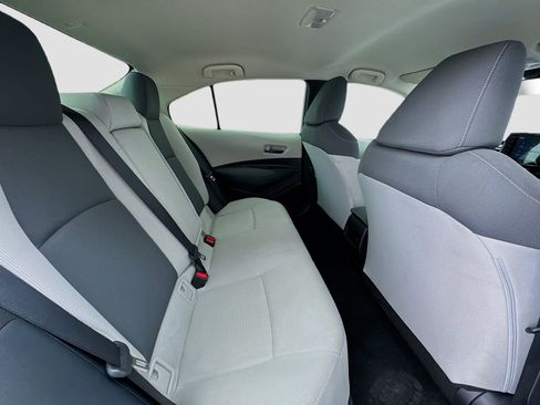 Used 2022 Toyota Corolla LE FWD image 17