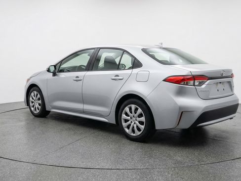 Used 2025 Toyota Corolla LE image 6
