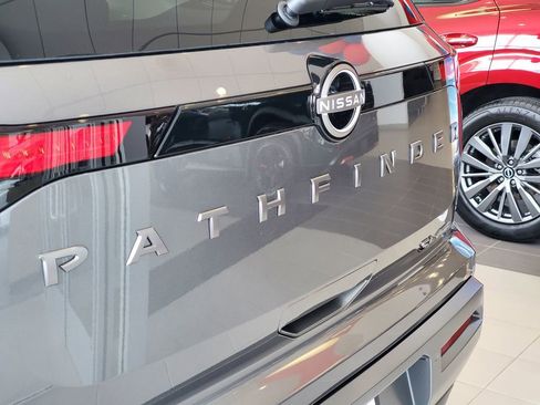 New 2026 Nissan Pathfinder SL AWD/4WD image 6