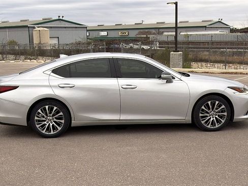 Used 2019 Lexus ES 350 Luxury image 7