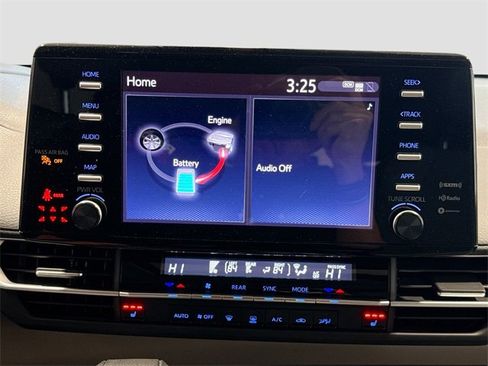 Certified 2024 Toyota Sienna XLE image 12