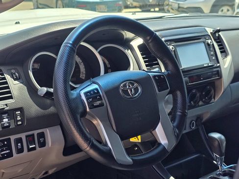 Used 2014 Toyota Tacoma 4x4 Double Cab image 22