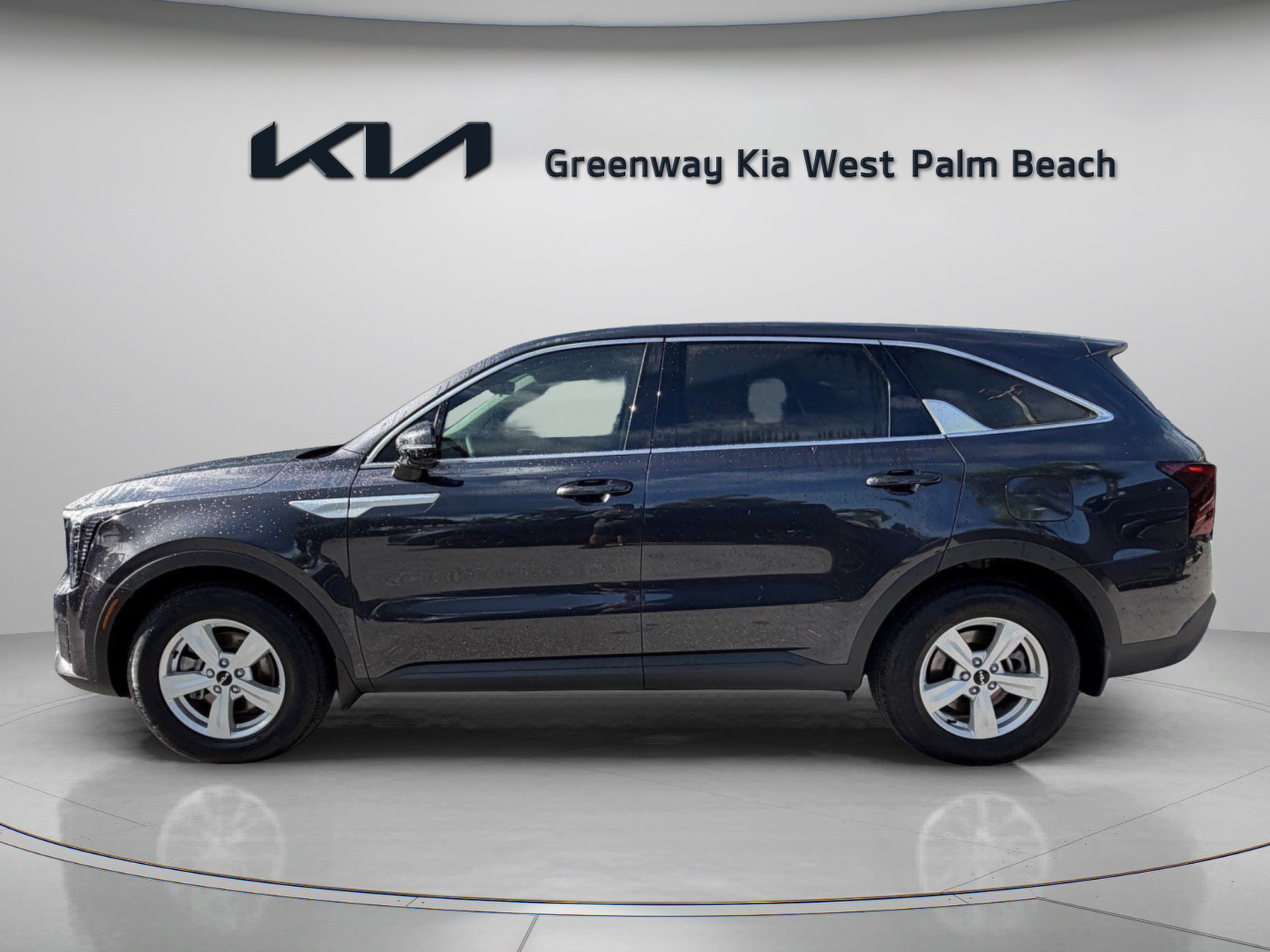 Certified 2026 Kia Sorento LX FWD image 4