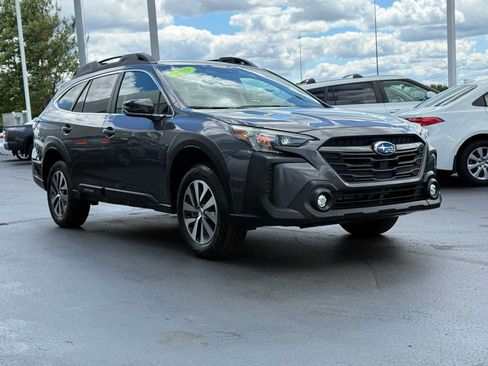 Certified 2025 Subaru Outback Premium w/ Popular Package #1A AWD/4WD image 3