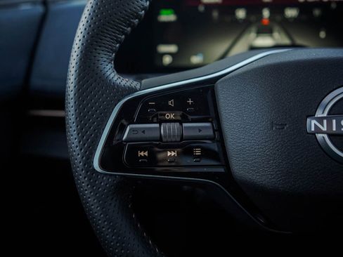 New 2025 Nissan Ariya Platinum image 21