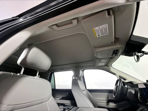 Used 2025 Ford Expedition Active AWD/4WD image 22