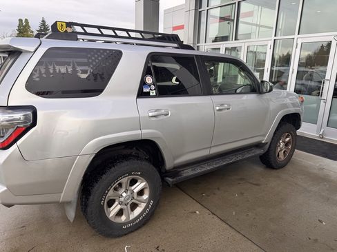 Used 2019 Toyota 4Runner SR5 image 2