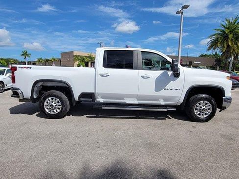 Used 2025 Chevrolet Silverado 2500 LT w/ Convenience Package AWD/4WD image 4