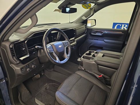 Used 2023 Chevrolet Silverado 1500 LT w/ Safety Package AWD/4WD image 3