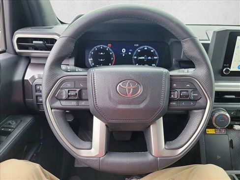 Used 2025 Toyota 4Runner TRD Off-Road AWD/4WD image 16