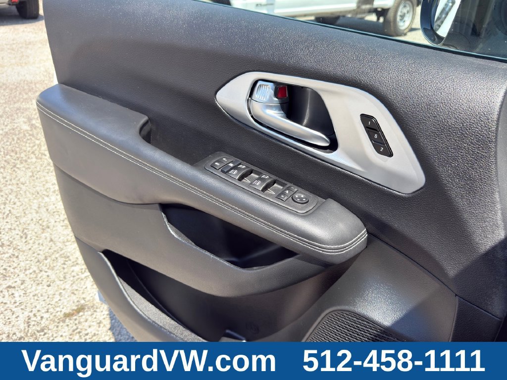 Used 2026 Chrysler Pacifica Limited FWD image 21
