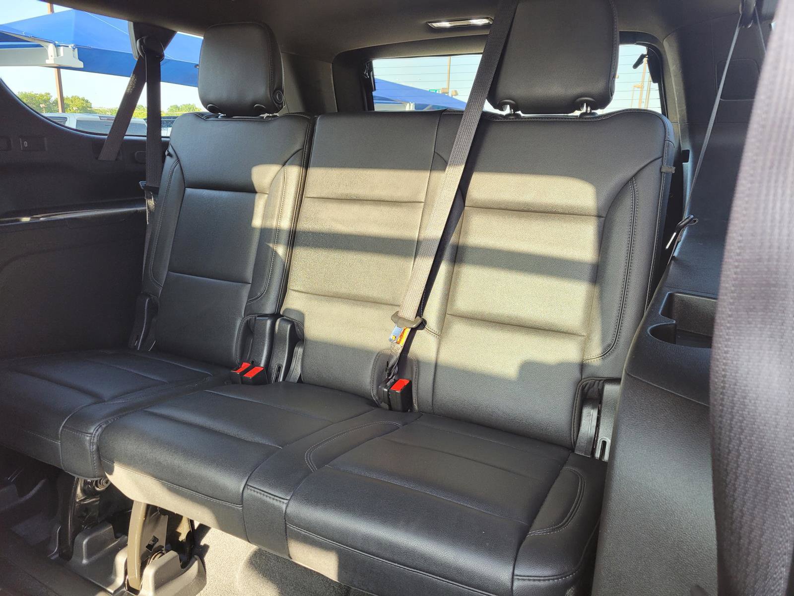 Used 2021 Chevrolet Suburban Z71 w/ Luxury Package AWD/4WD image 4