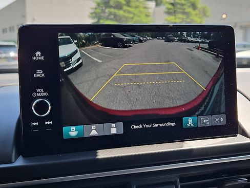 Used 2025 Honda Pilot EX-L image 18