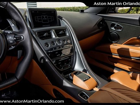 Used 2023 Aston Martin DBS Coupe image 10