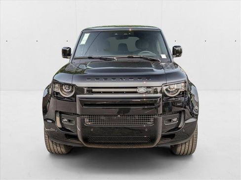 New 2025 Land Rover Defender 110 V8 image 6