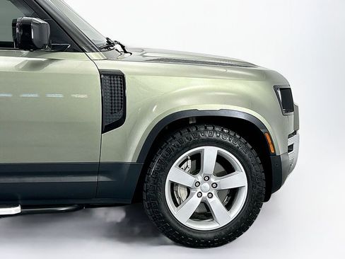 Used 2021 Land Rover Defender 90 First Edition image 11