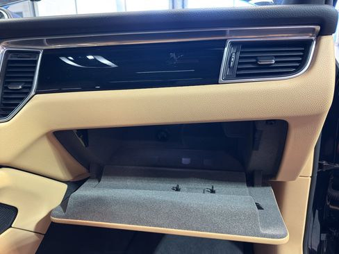 Used 2017 Porsche Macan AWD/4WD image 26
