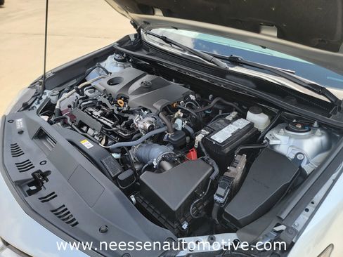 Used 2024 Toyota Camry SE FWD image 33