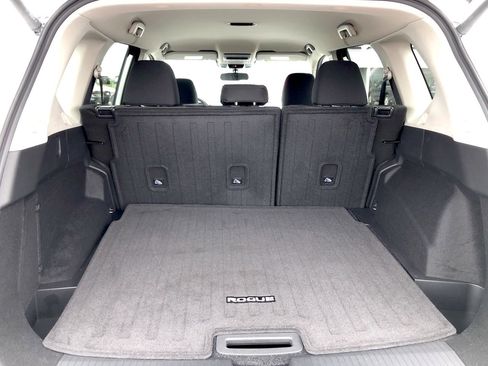 Used 2026 Nissan Rogue SV image 9