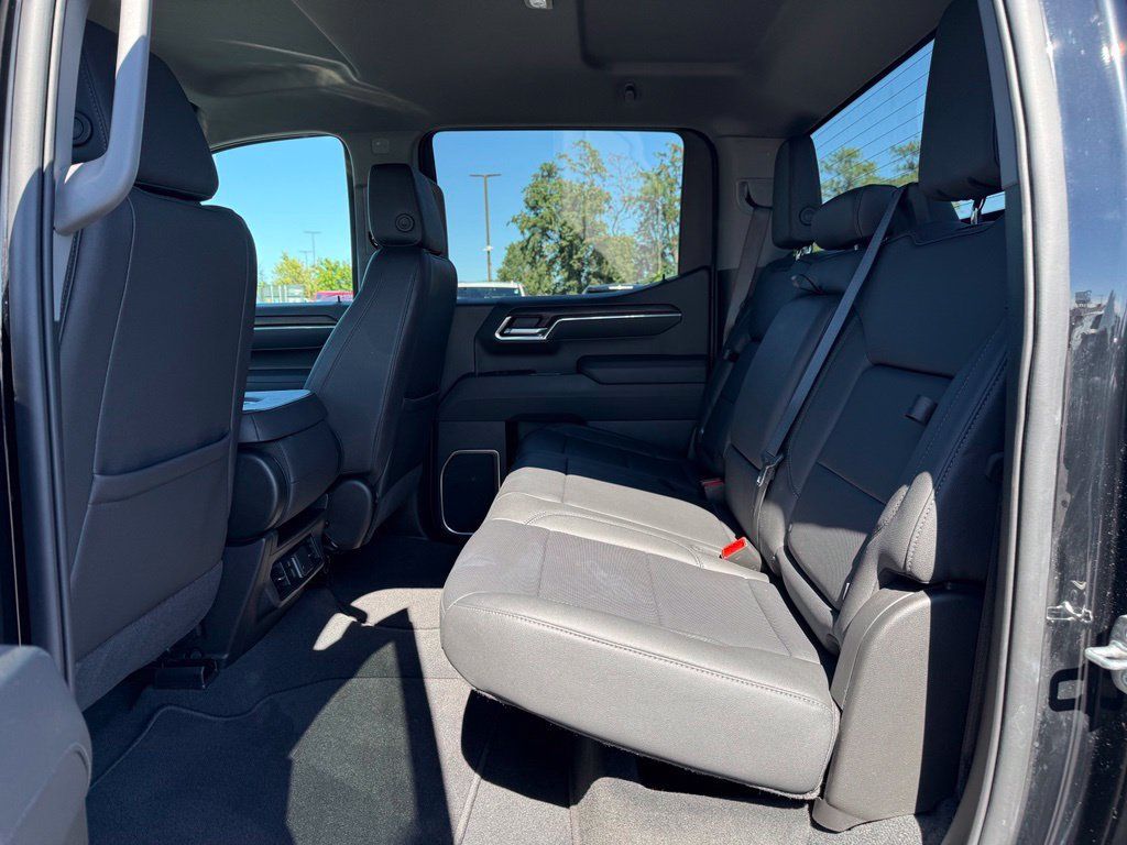 Used 2026 GMC Sierra 1500 SLT AWD/4WD image 12