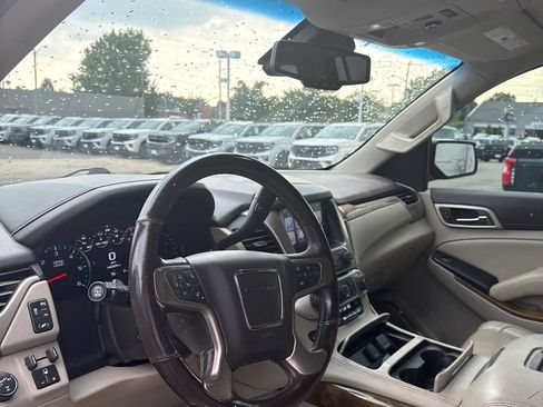 Used 2017 GMC Yukon XL Denali w/ Open Road Package AWD/4WD image 5