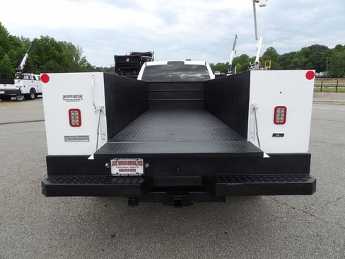 Used 2021 RAM 5500 Tradesman w/ Chrome Appearance Group AWD/4WD image 53