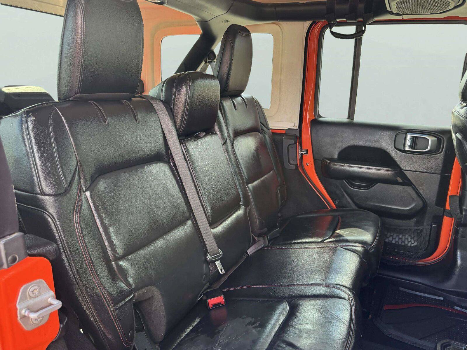 Used 2018 Jeep Wrangler Unlimited Rubicon AWD/4WD image 48