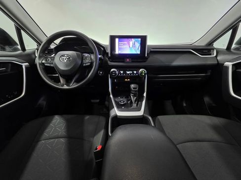 Used 2025 Toyota RAV4 XLE AWD/4WD image 14