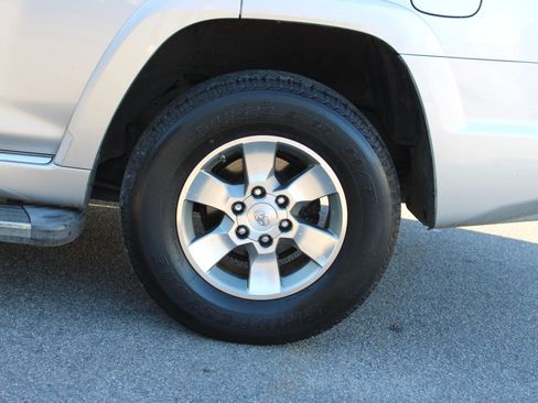 Used 2011 Toyota 4Runner SR5 image 26