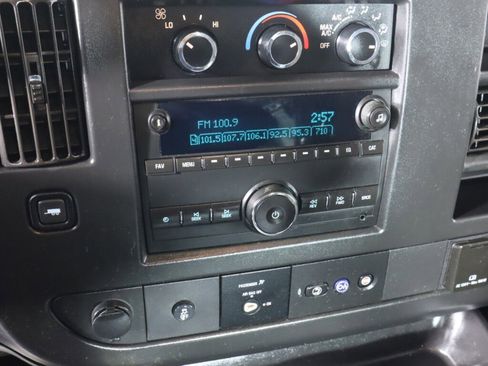 Used 2018 Chevrolet Express 2500 w/ Driver Convenience Package image 17